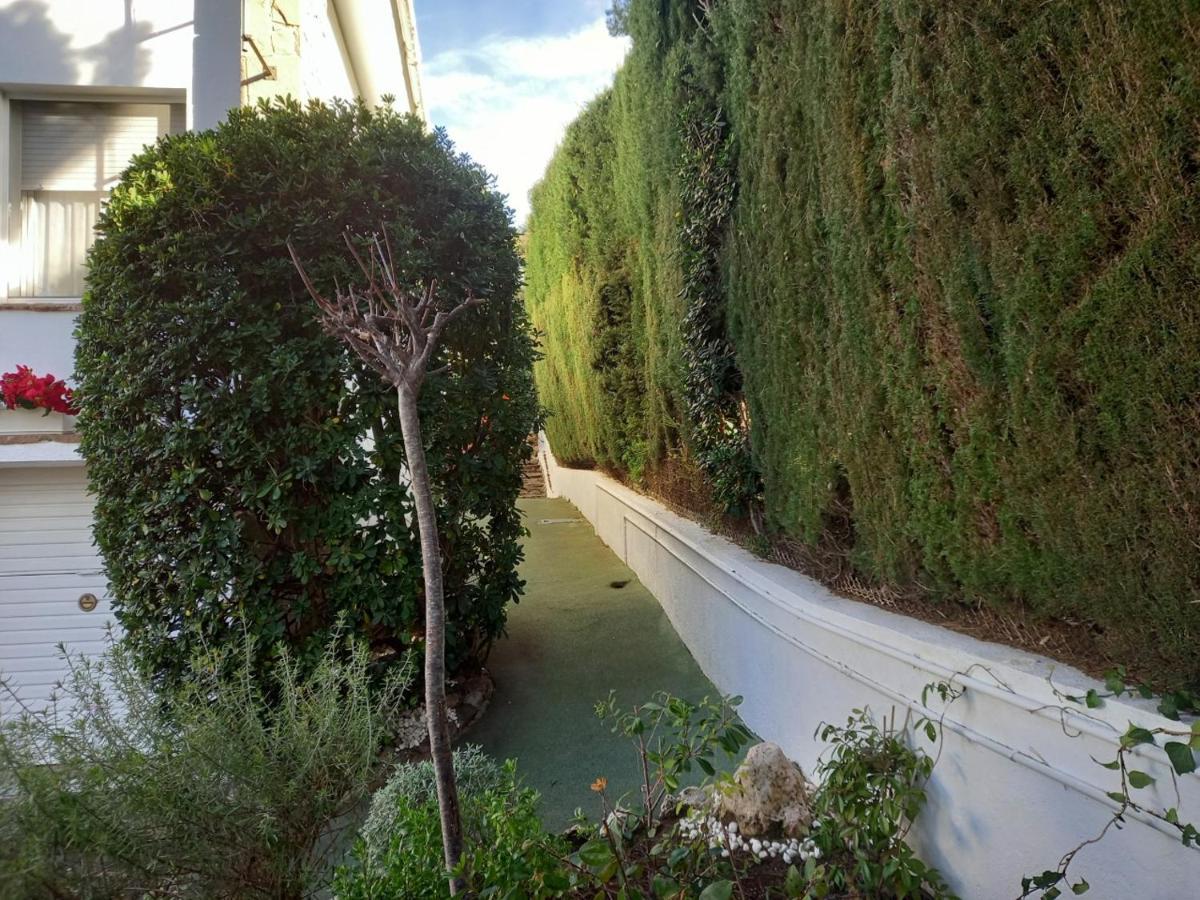 Casa Familiar Con Piscina Hébergement de vacances *