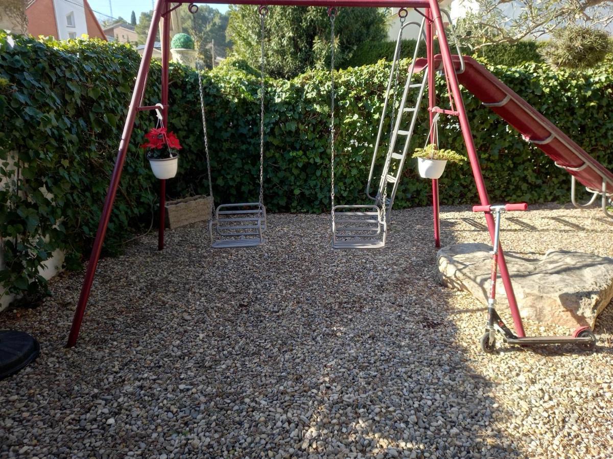 Casa Familiar Con Piscina Hébergement de vacances