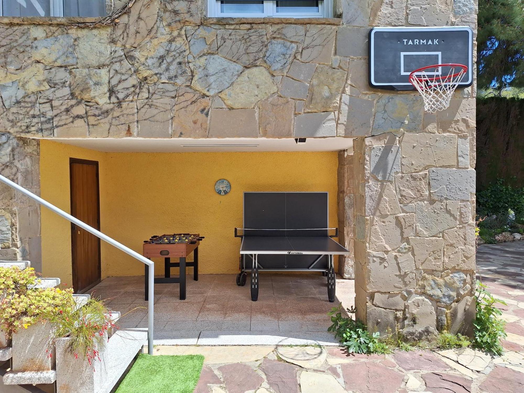 Casa Familiar Con Piscina Hébergement de vacances